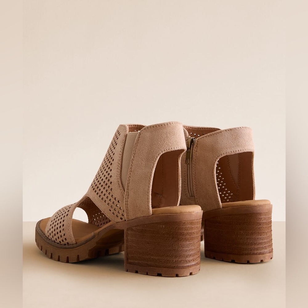 NIB Brand New In Box Very G Milsy Vegan Suede Boho Festival Heels Sandals - Picture 6 of 10